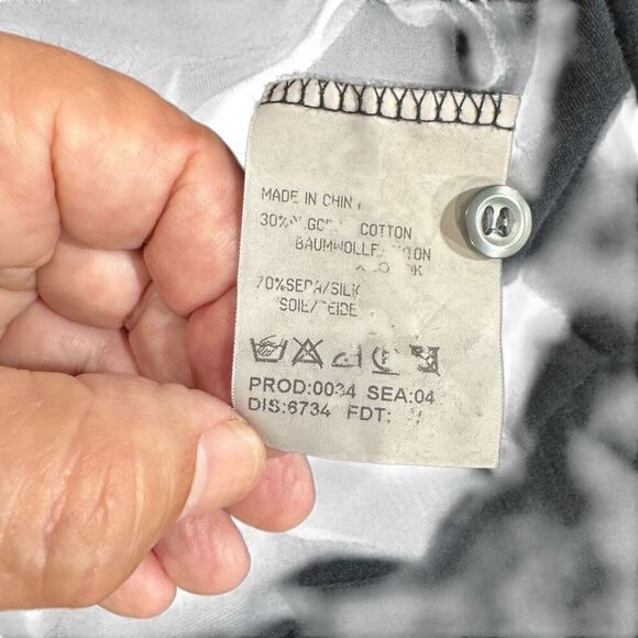 Hugo Boss Black Long Sleeve cotton/Silk Button Front Shirt. Size XL. - Picture 6 of 8